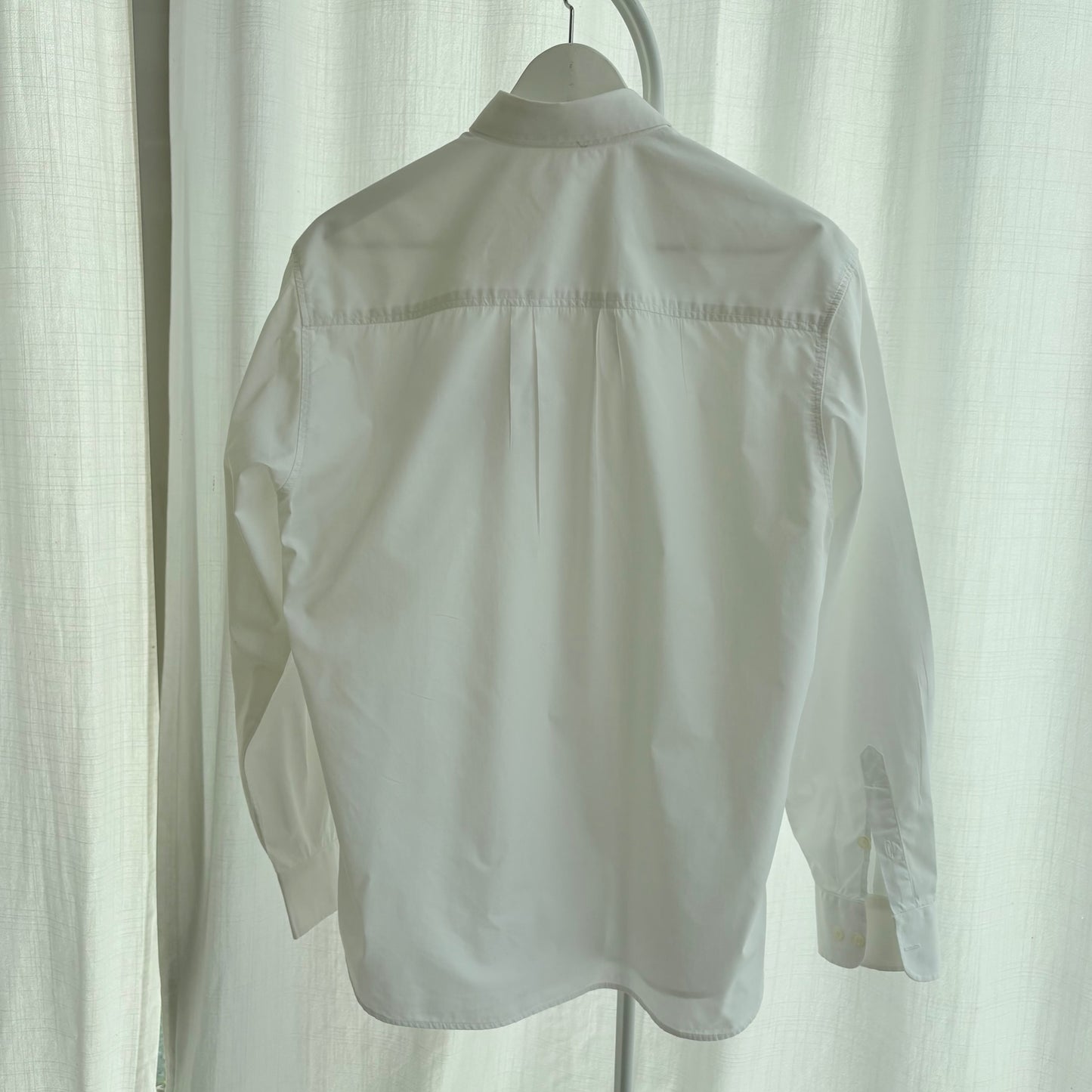 Cucciolo camicia bianca