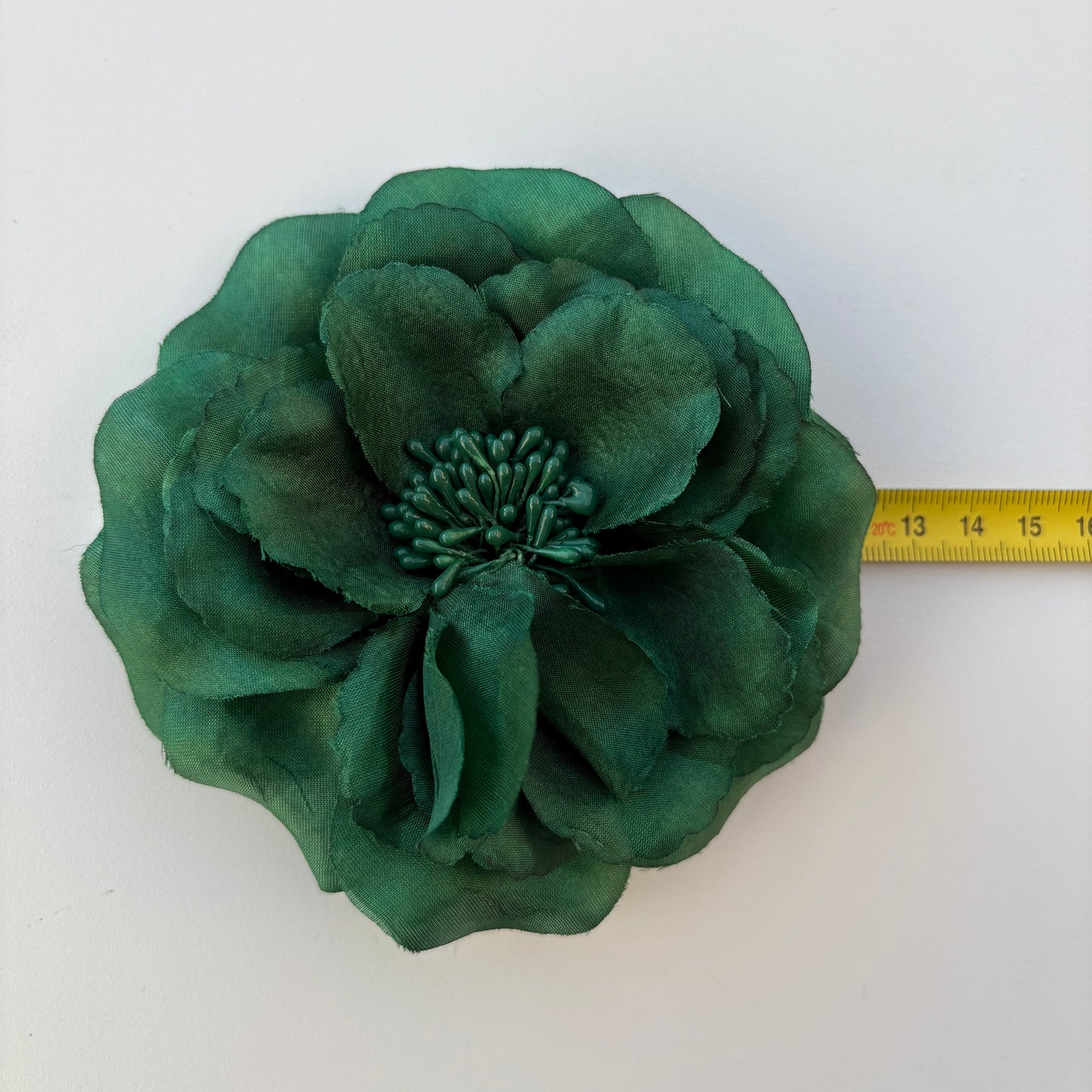 Spilla con fiore verde