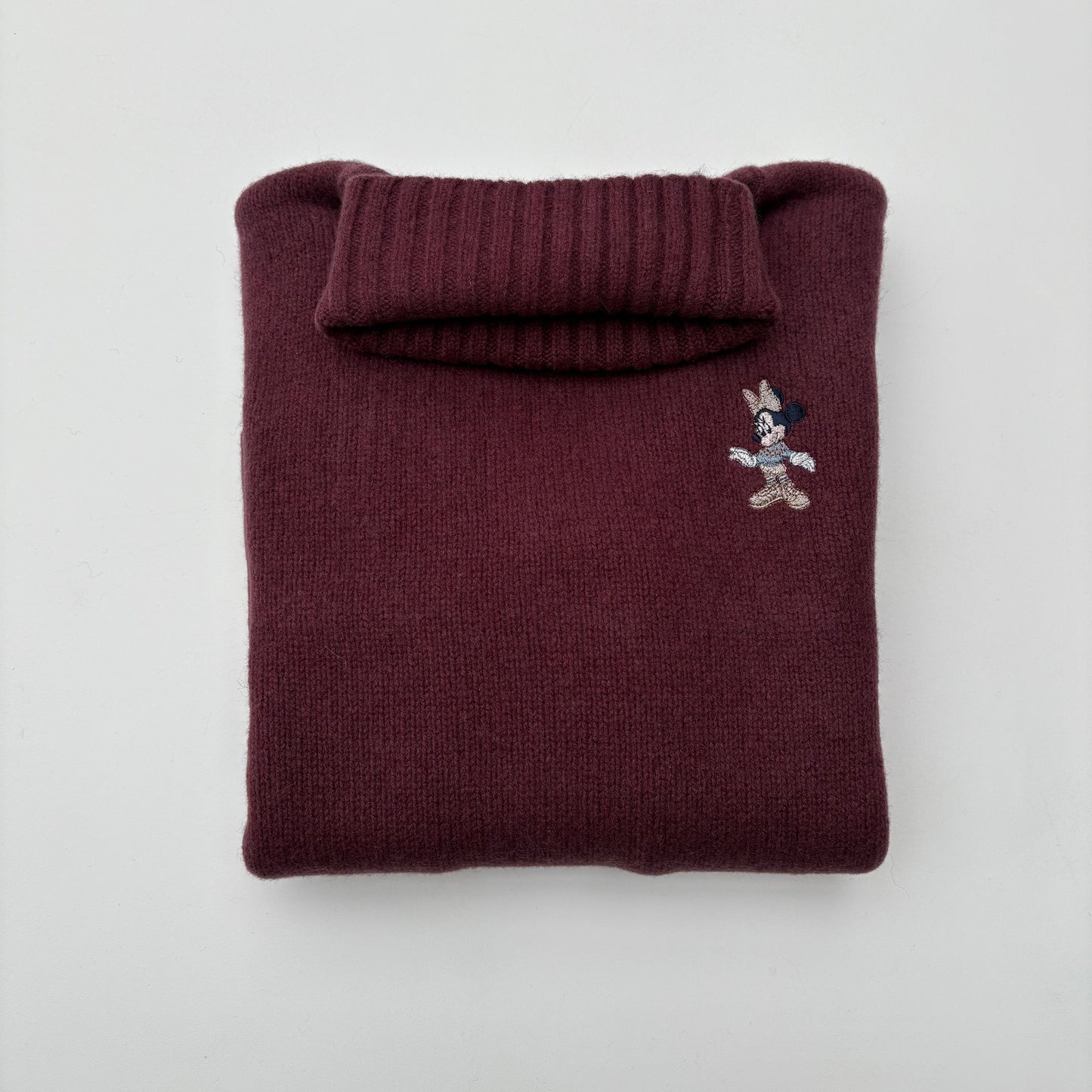 Donaldson pull bordeaux con Minnie