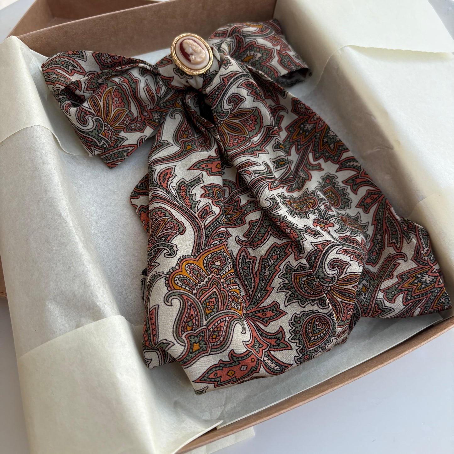 Fiocco paisley beige