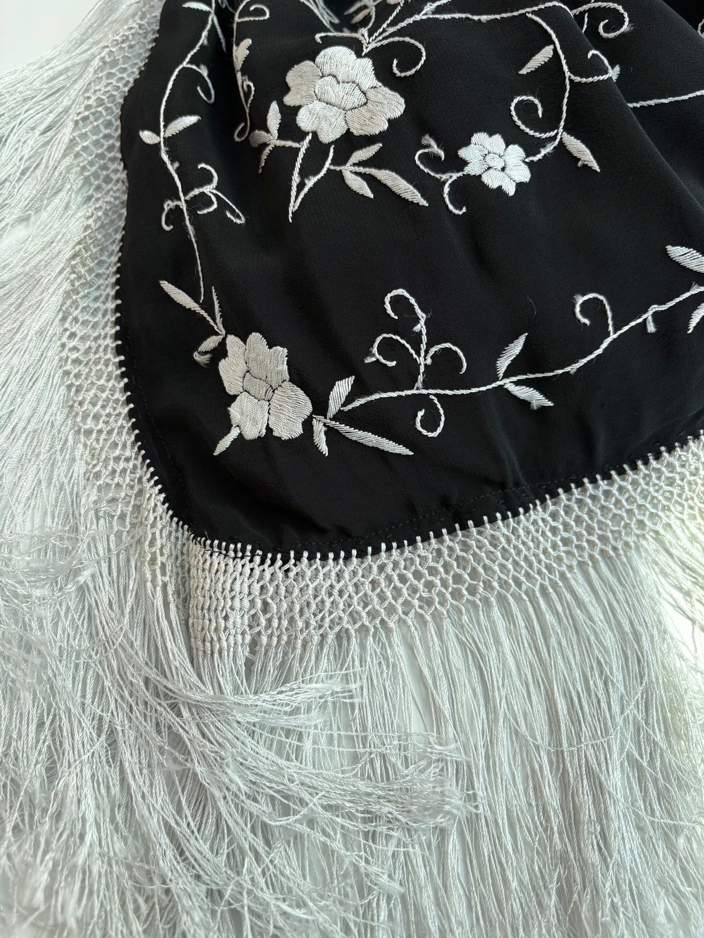 Titina’s bag con ricamo in seta