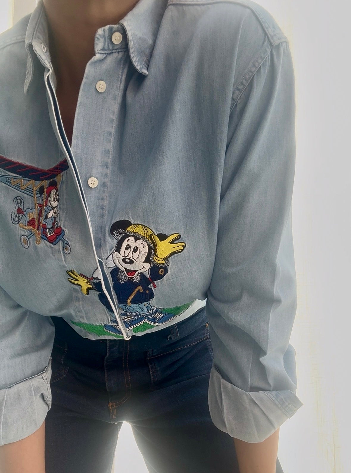 Camicia Schvili in jeans con Minnie pilota