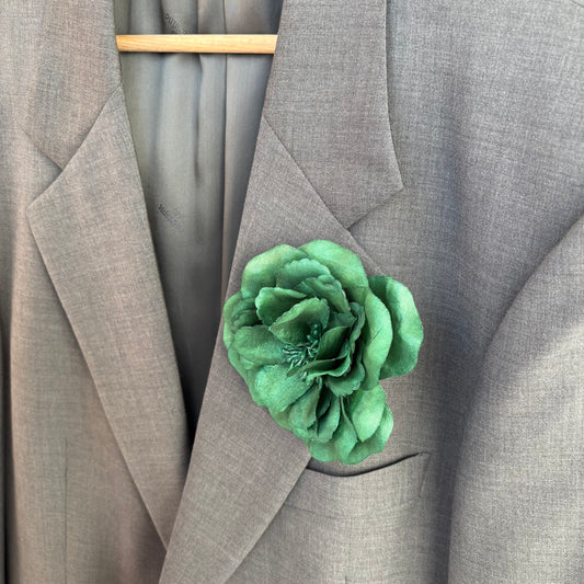 Spilla con fiore verde