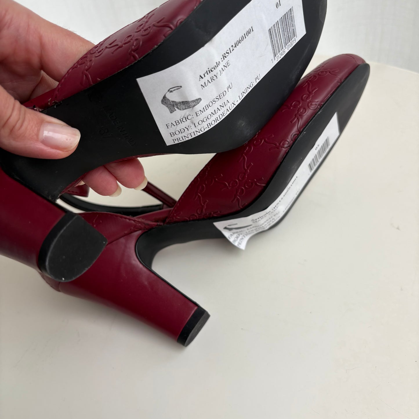 Mary Jane Roberta in bordeaux