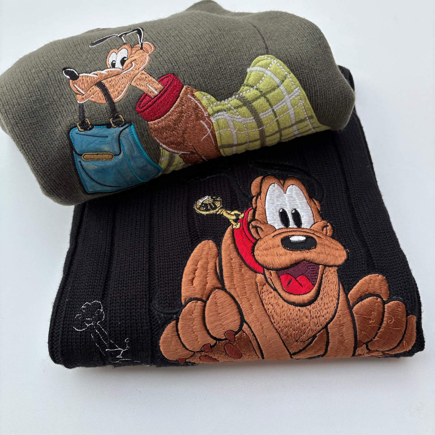 Pull con zip- Pluto