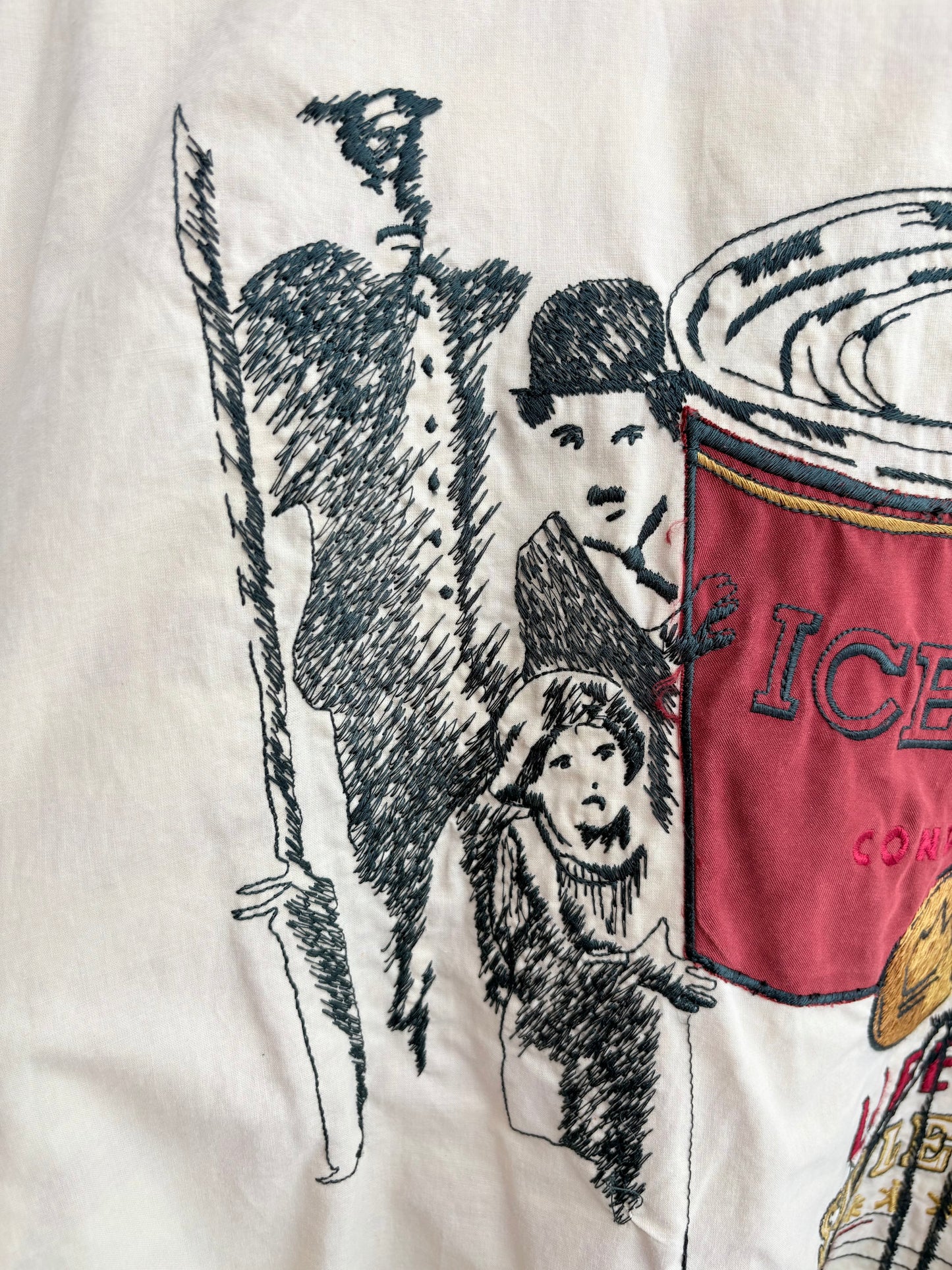 Bomber Iceberg con chaplin e lattina Campbell