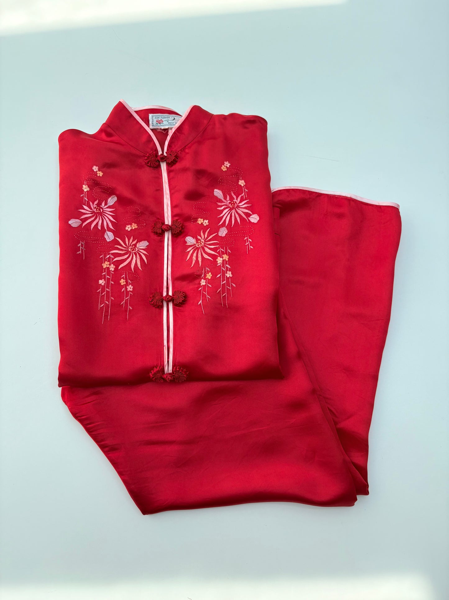 Completo orientale rosso