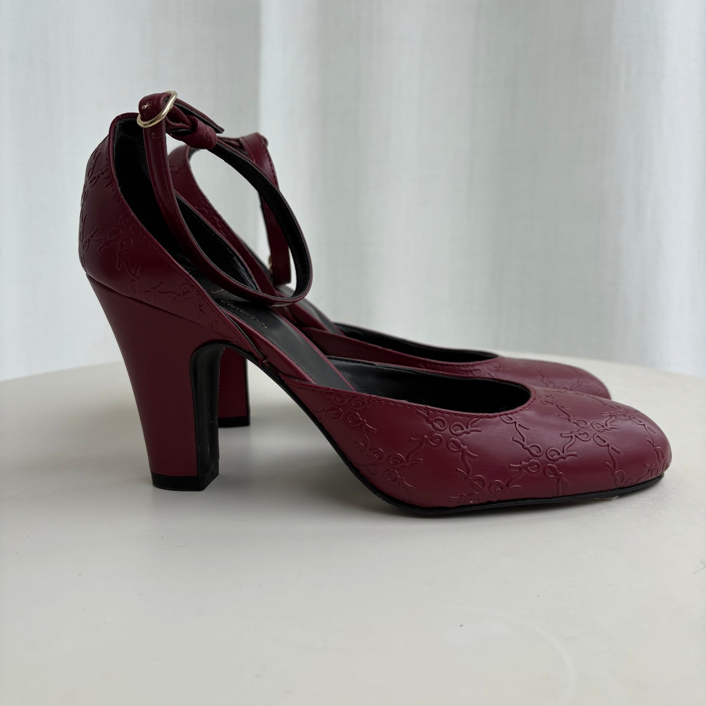 Mary Jane Roberta in bordeaux