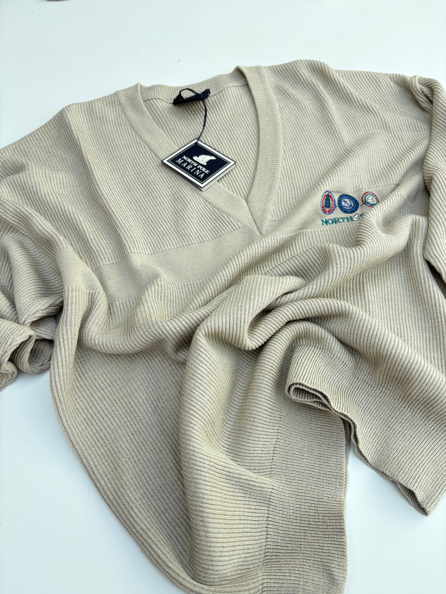 Pull scollo a V tortora
