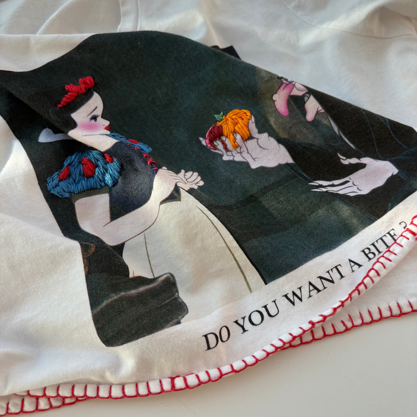 Cropped ts Biancaneve