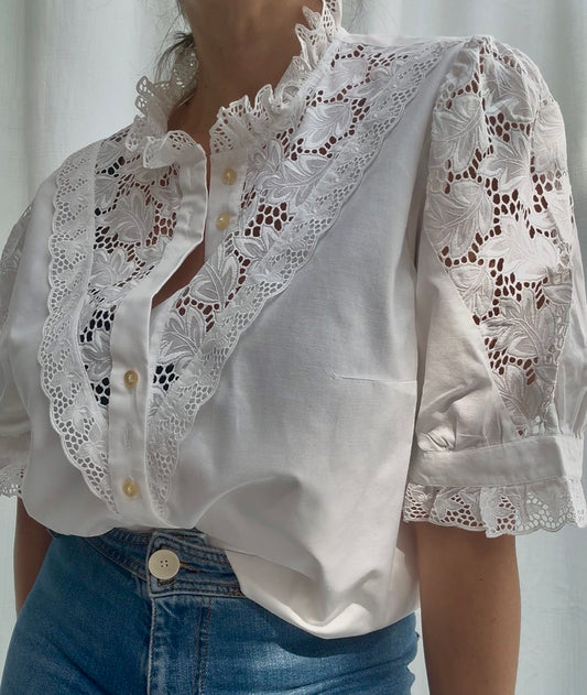 Camicia bianca tirolese