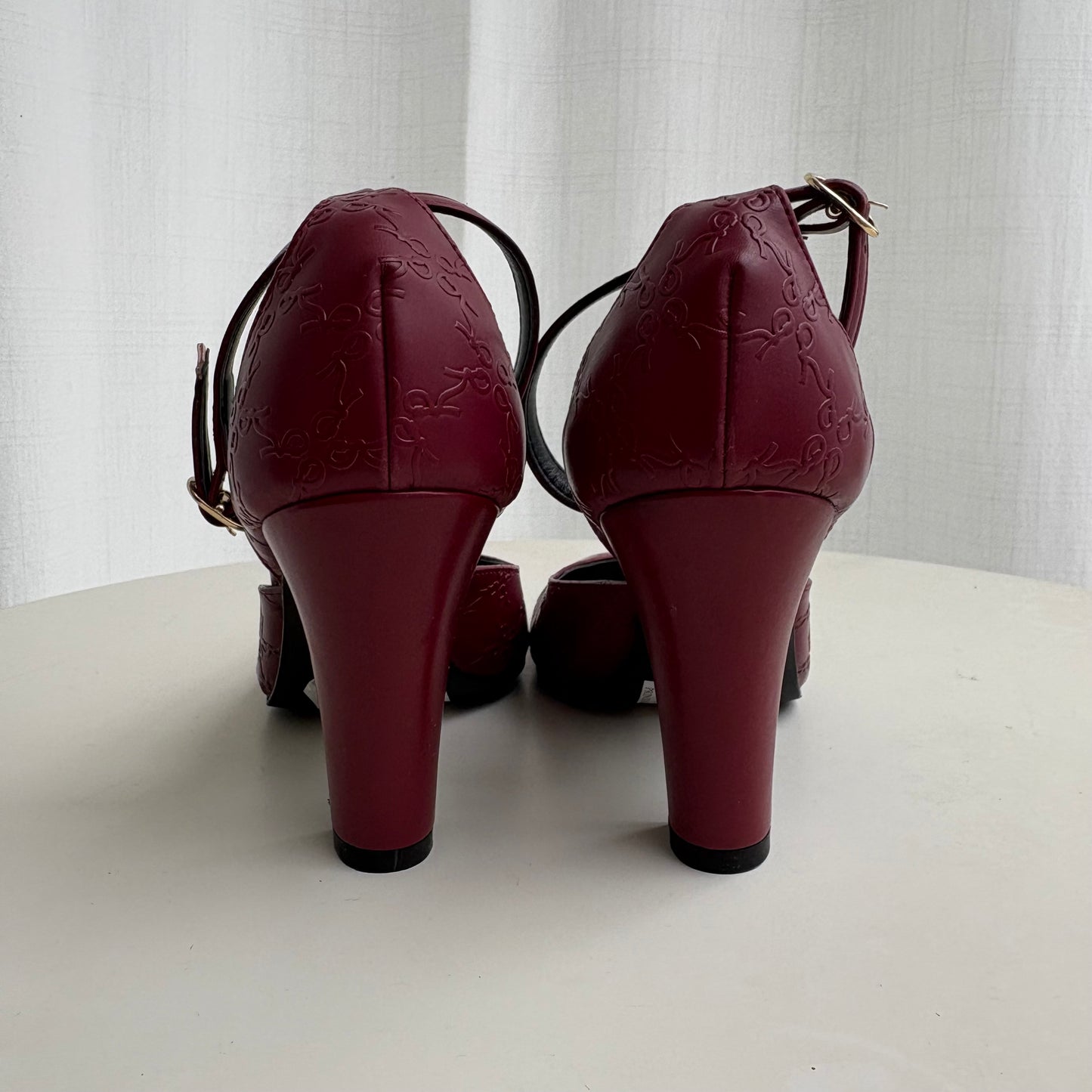 Mary Jane Roberta in bordeaux