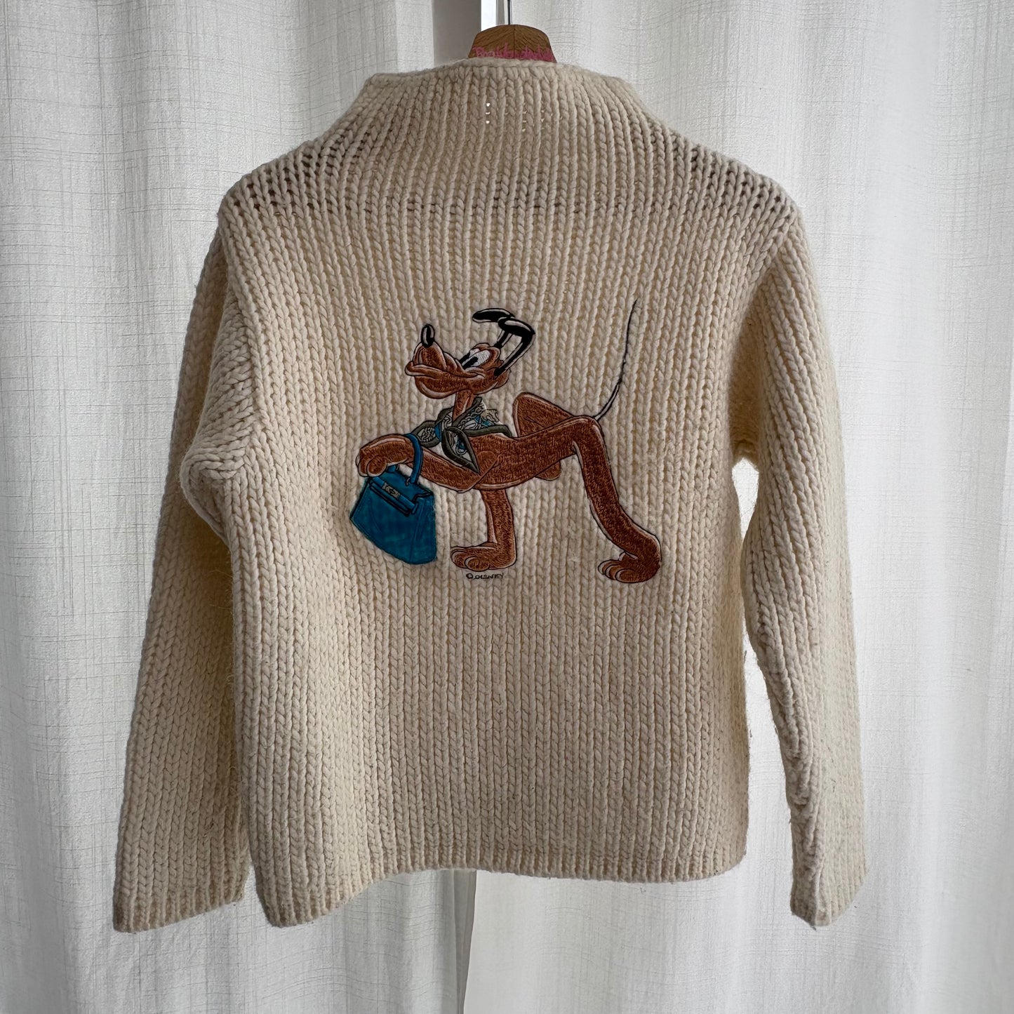 Pluto pullover
