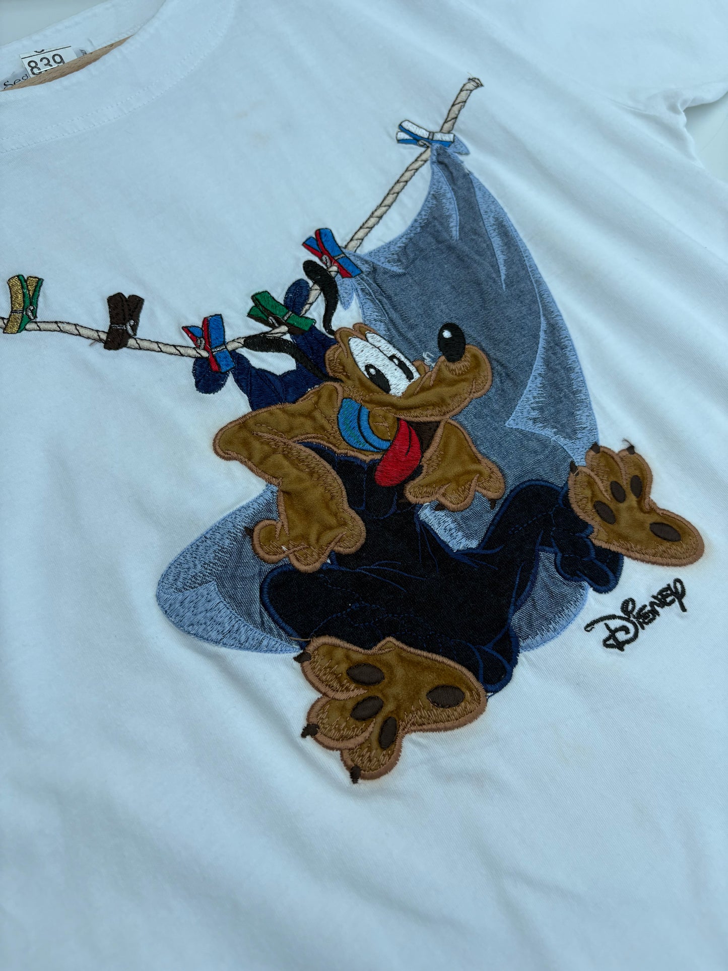 Ts Schvili con pluto e scollo barchetta