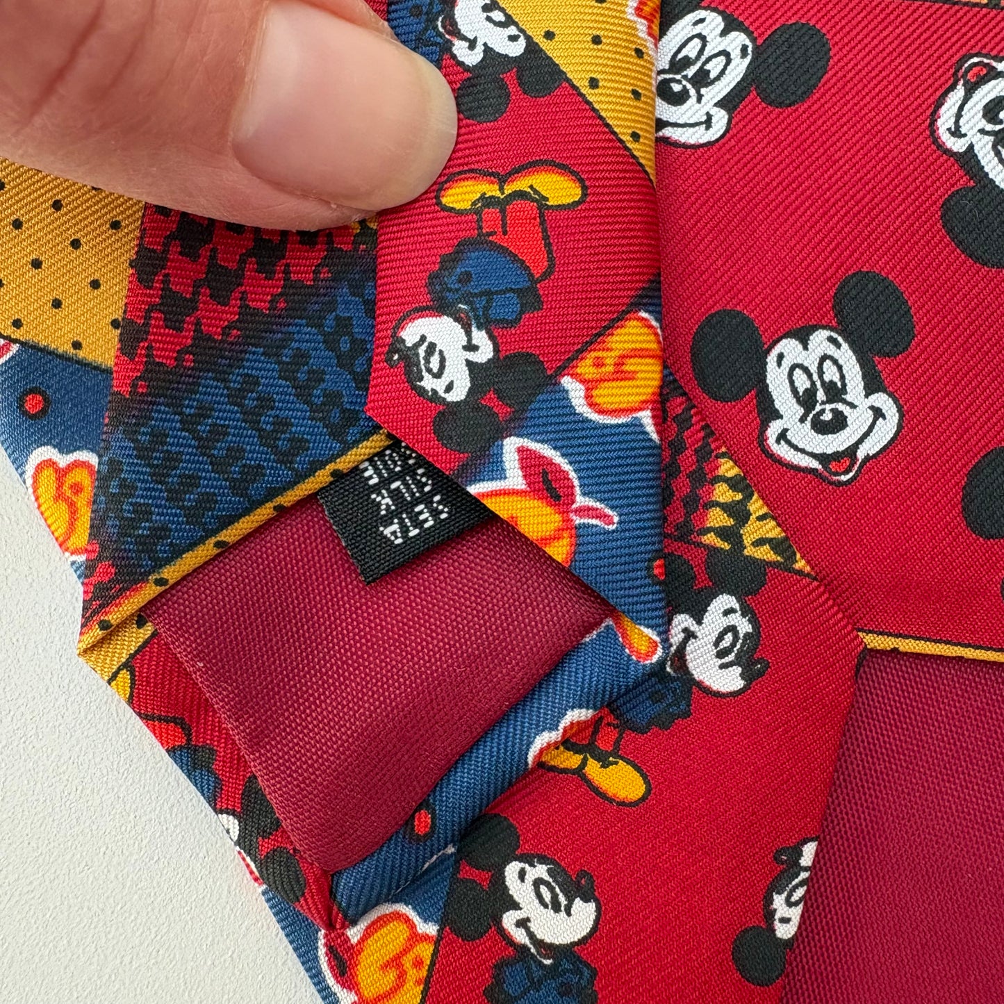 Cravatta fantasia patchwork e topolino