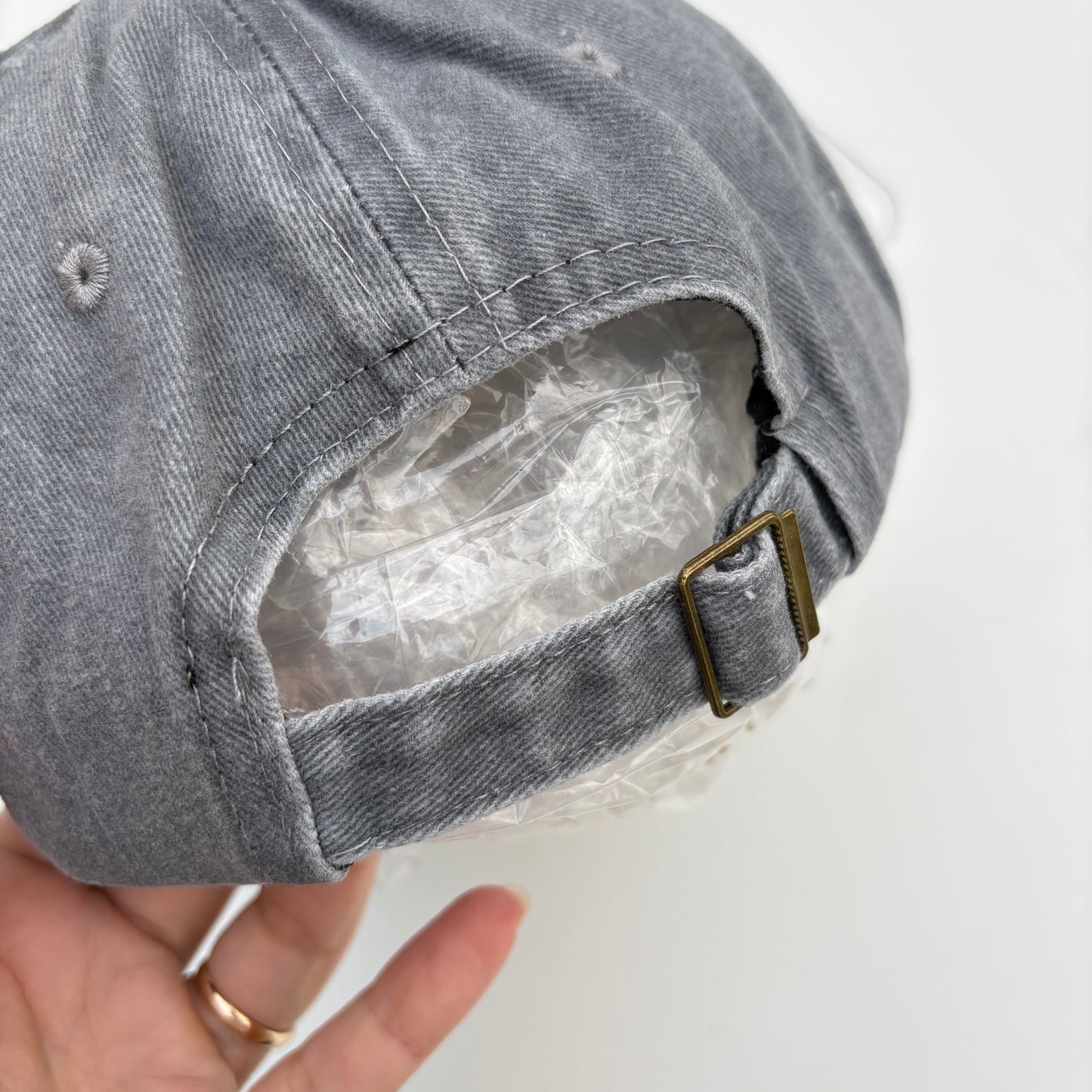 Cappellino grigio