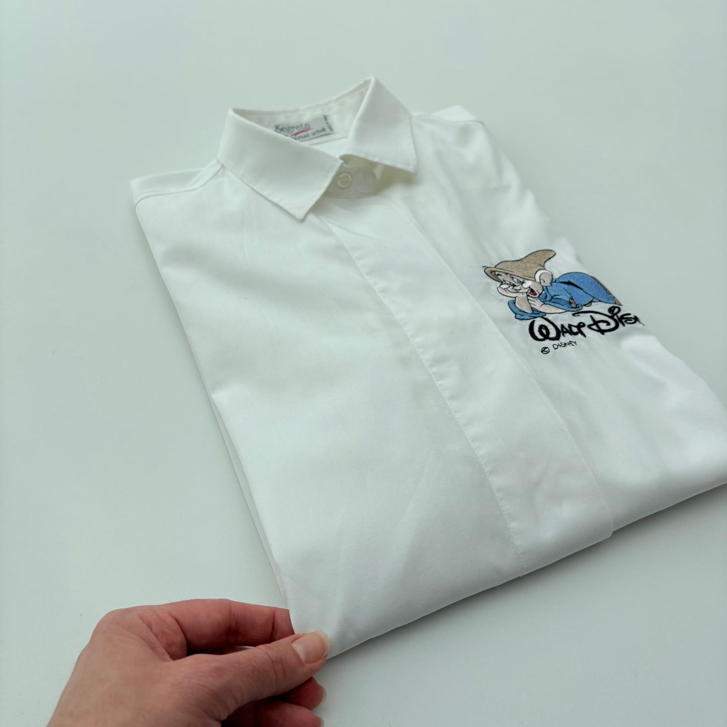 Cucciolo camicia bianca