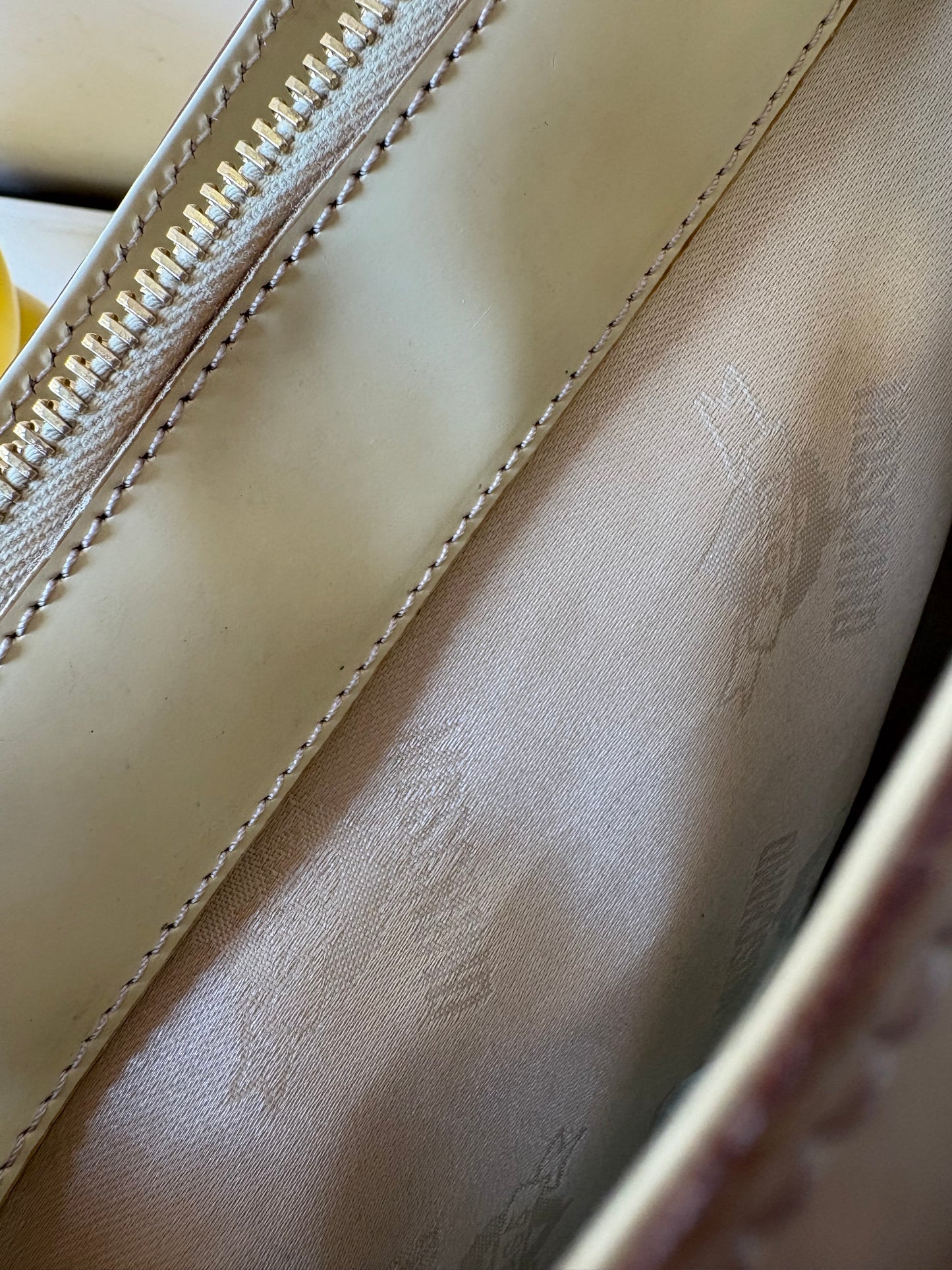 Moschino bag giallo sorbetto