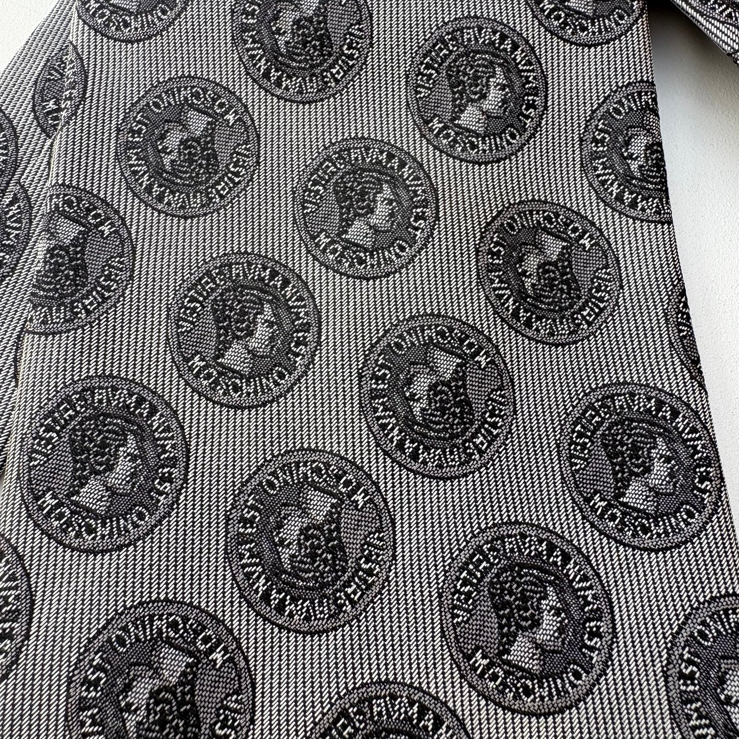 Moschino cravatta grigia