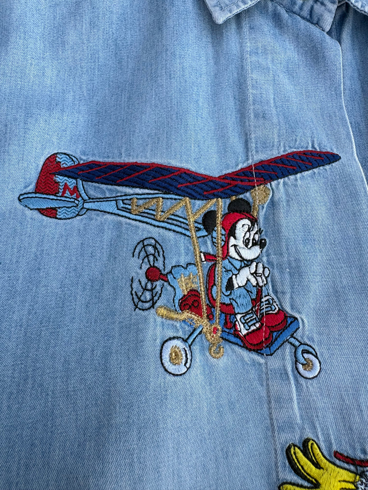 Camicia Schvili in jeans con Minnie pilota