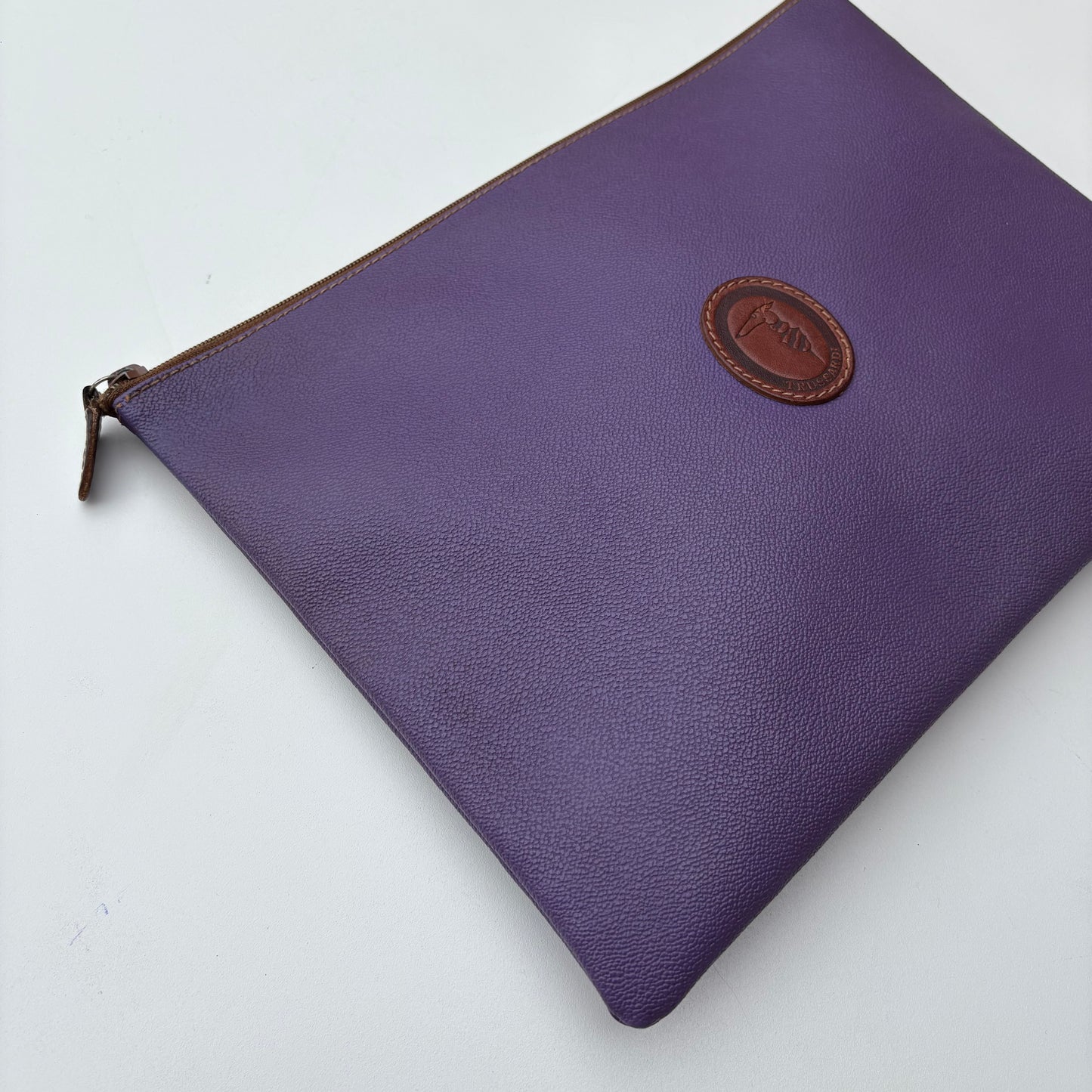 Busta viola Trussardi