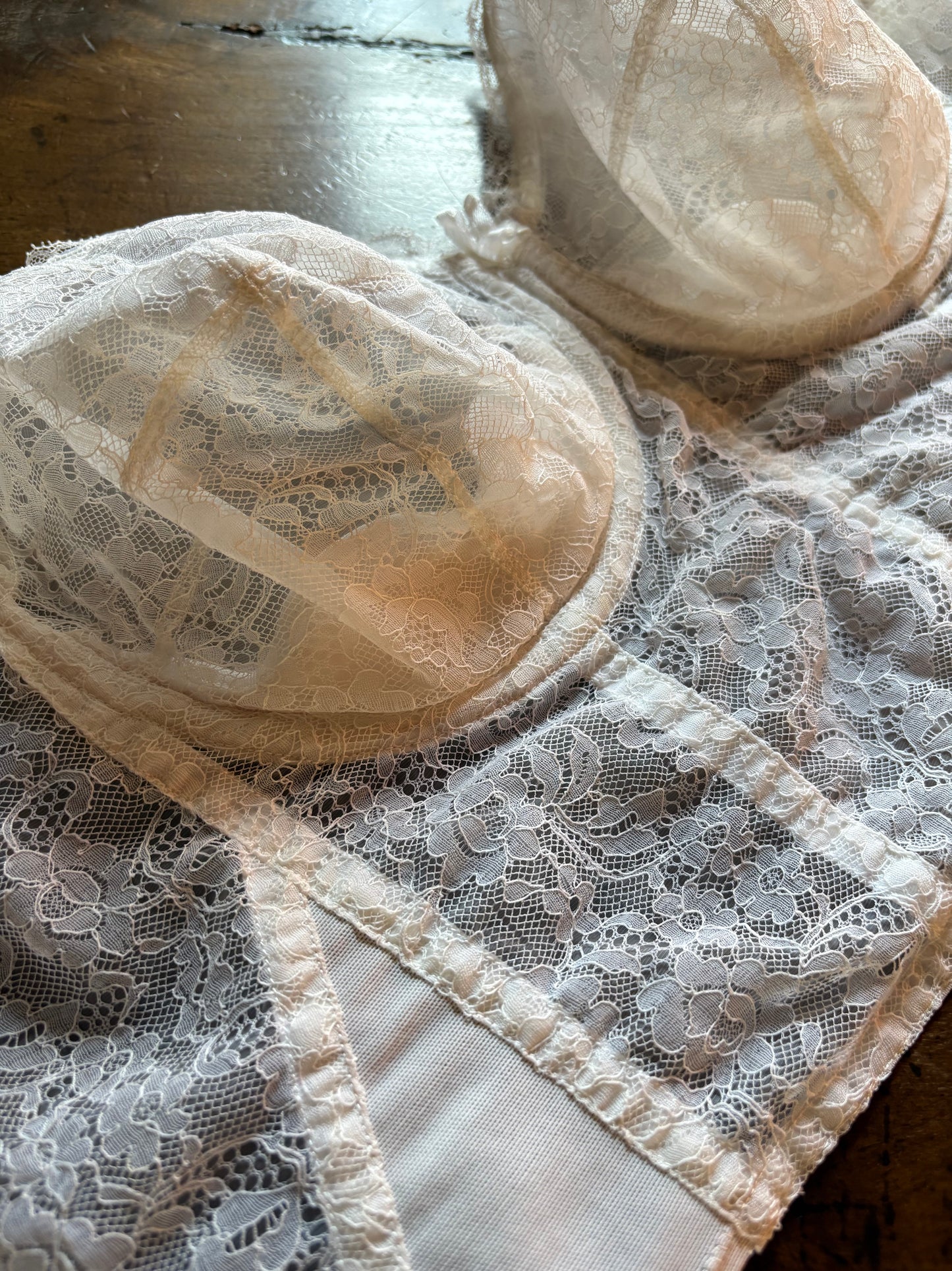 Corsetto pizzo macramè