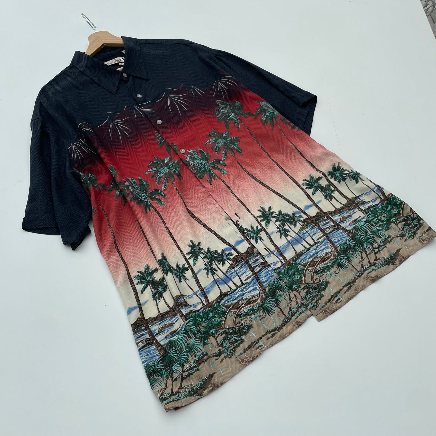 Dark Hawaian shirt