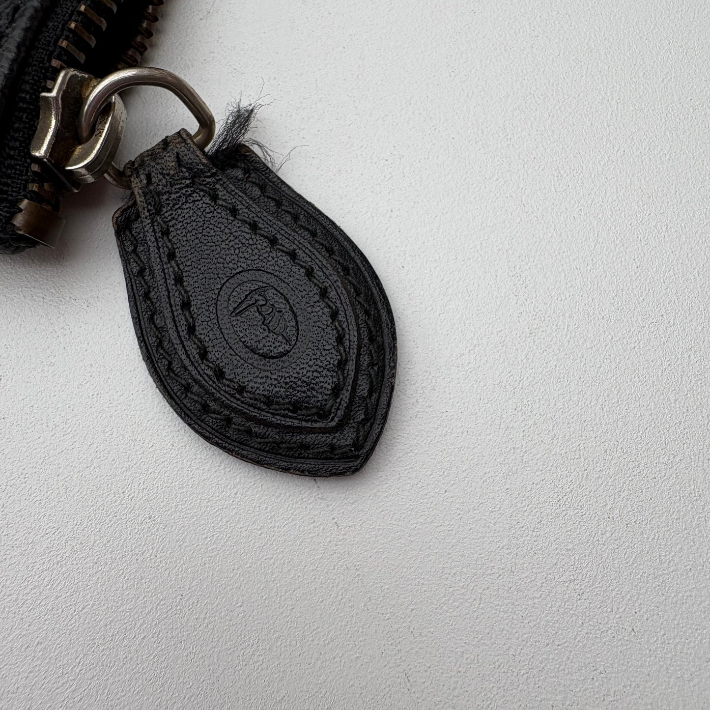 Busta nera Trussardi